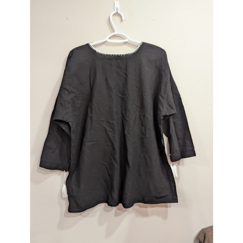 Beautiful black floral & bird embroidered Mexican style long sleeve peasant top - Picture 4 of 7